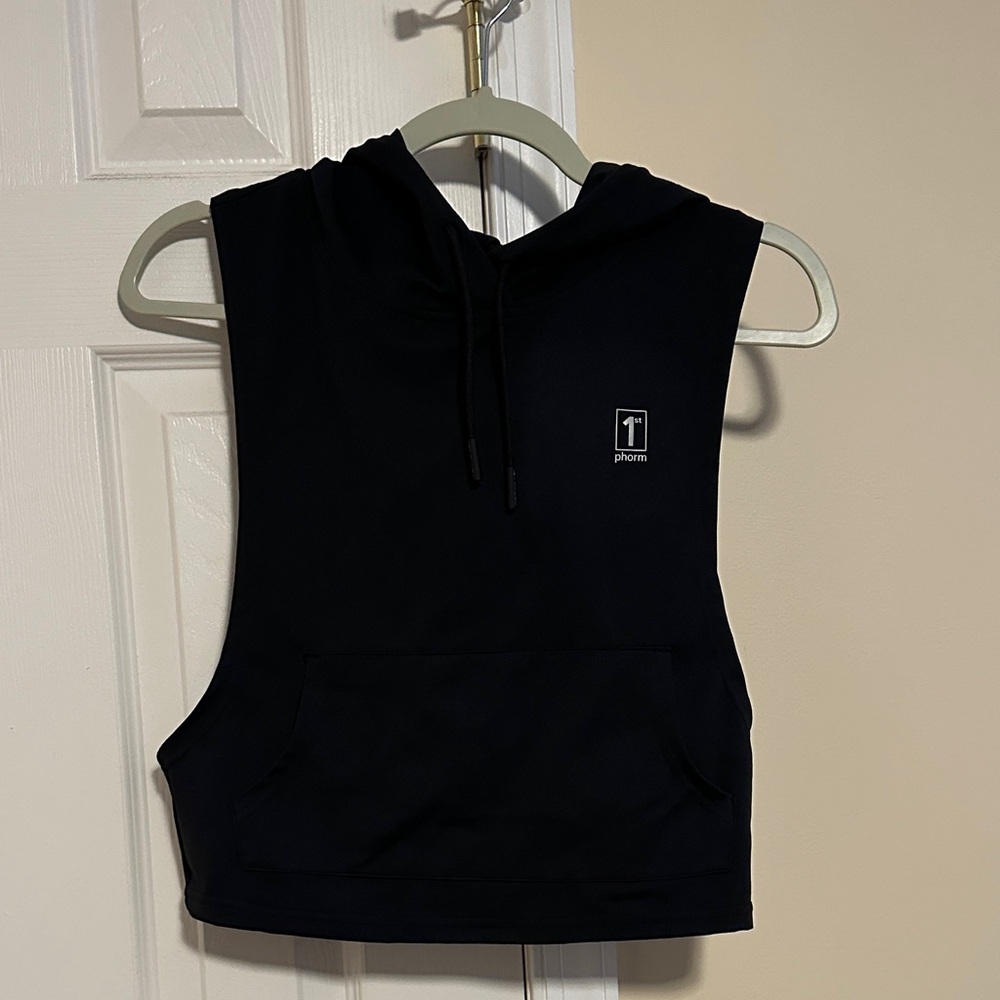 Black Sleeveless Athletic Crop w Hood